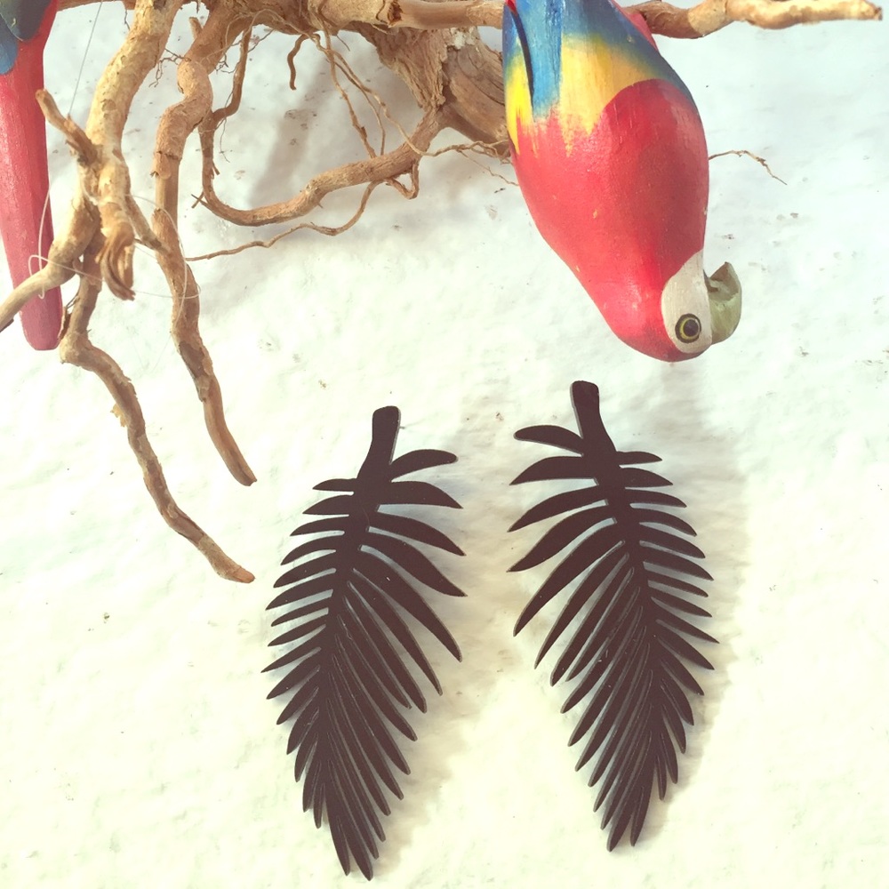 Black resin leaves earrings. Only 3 left!